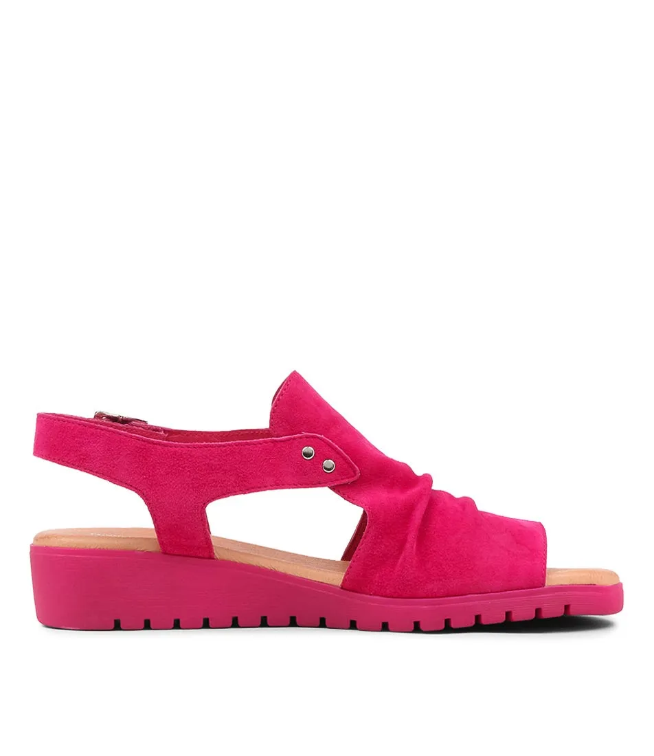 DJANGO & JULIETTE Madis Lrg Fuchsia Suede Sandals