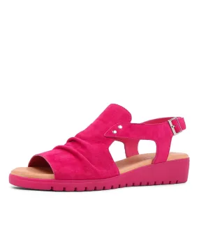 DJANGO & JULIETTE Madis Lrg Fuchsia Suede Sandals