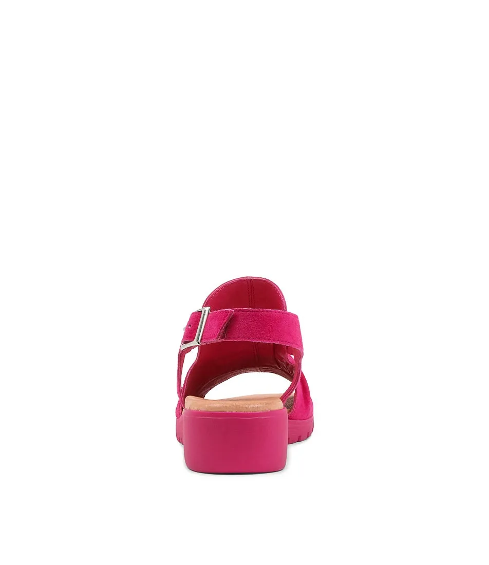 DJANGO & JULIETTE Madis Lrg Fuchsia Suede Sandals