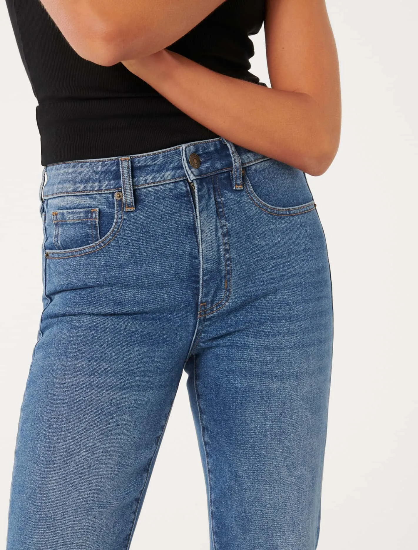 Kira Relaxed Flare Jeans