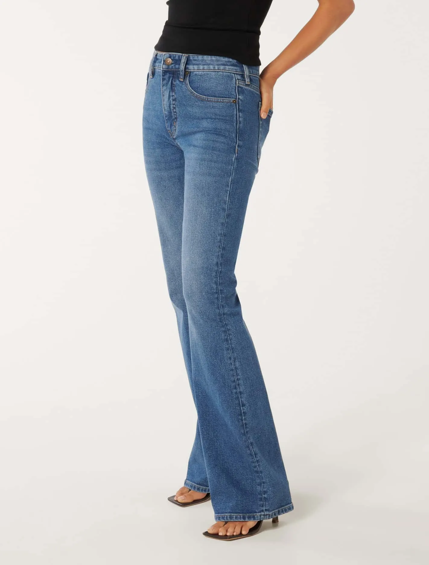 Kira Relaxed Flare Jeans