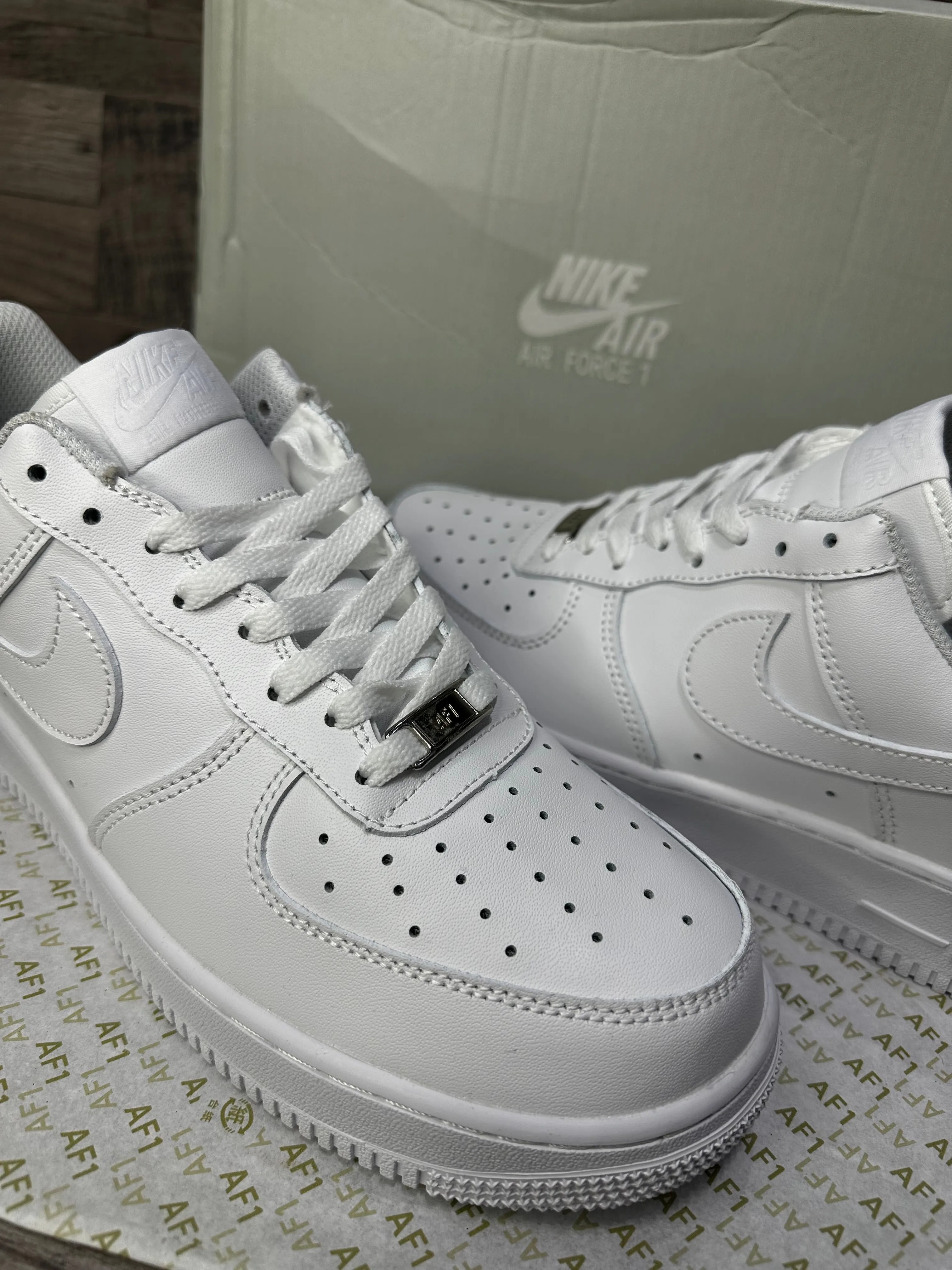 Nike Air Force 1 07” White