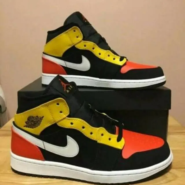 Nike Air Jordan 1 Mid Black Amarillo Orange