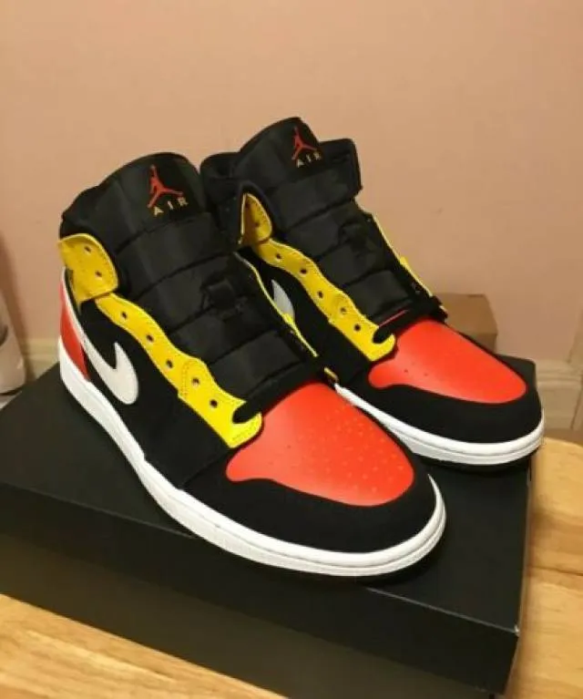 Nike Air Jordan 1 Mid Black Amarillo Orange