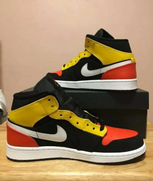 Nike Air Jordan 1 Mid Black Amarillo Orange