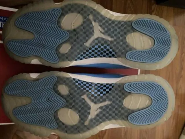 Nike Air Jordan XI 11 Retro Size 10-University Blue Whit...