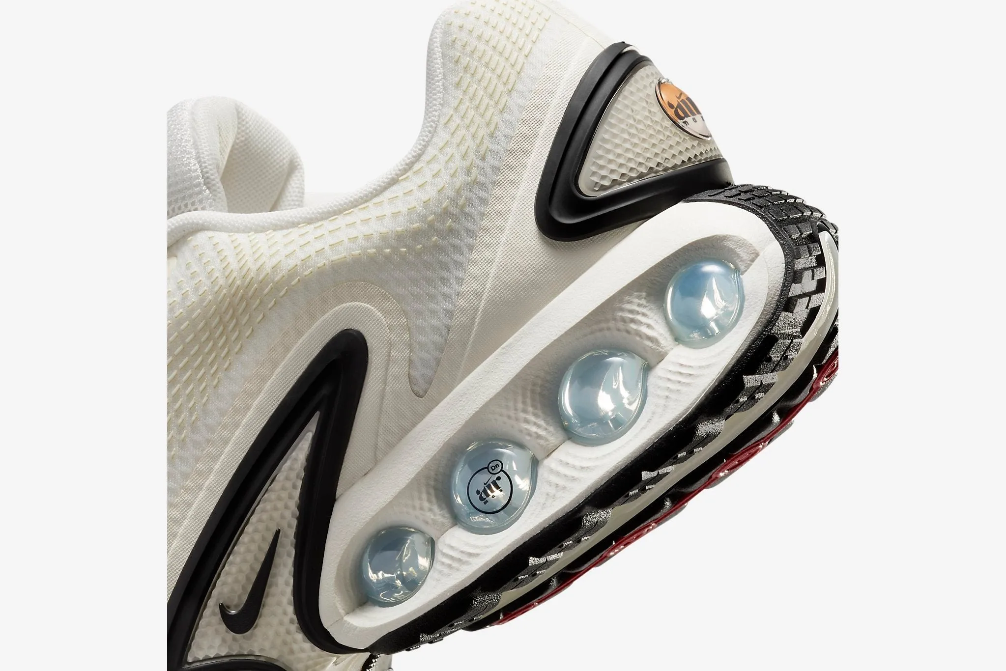 Nike Air Max DN M - Sail / Black / Coconut Milk / Beach