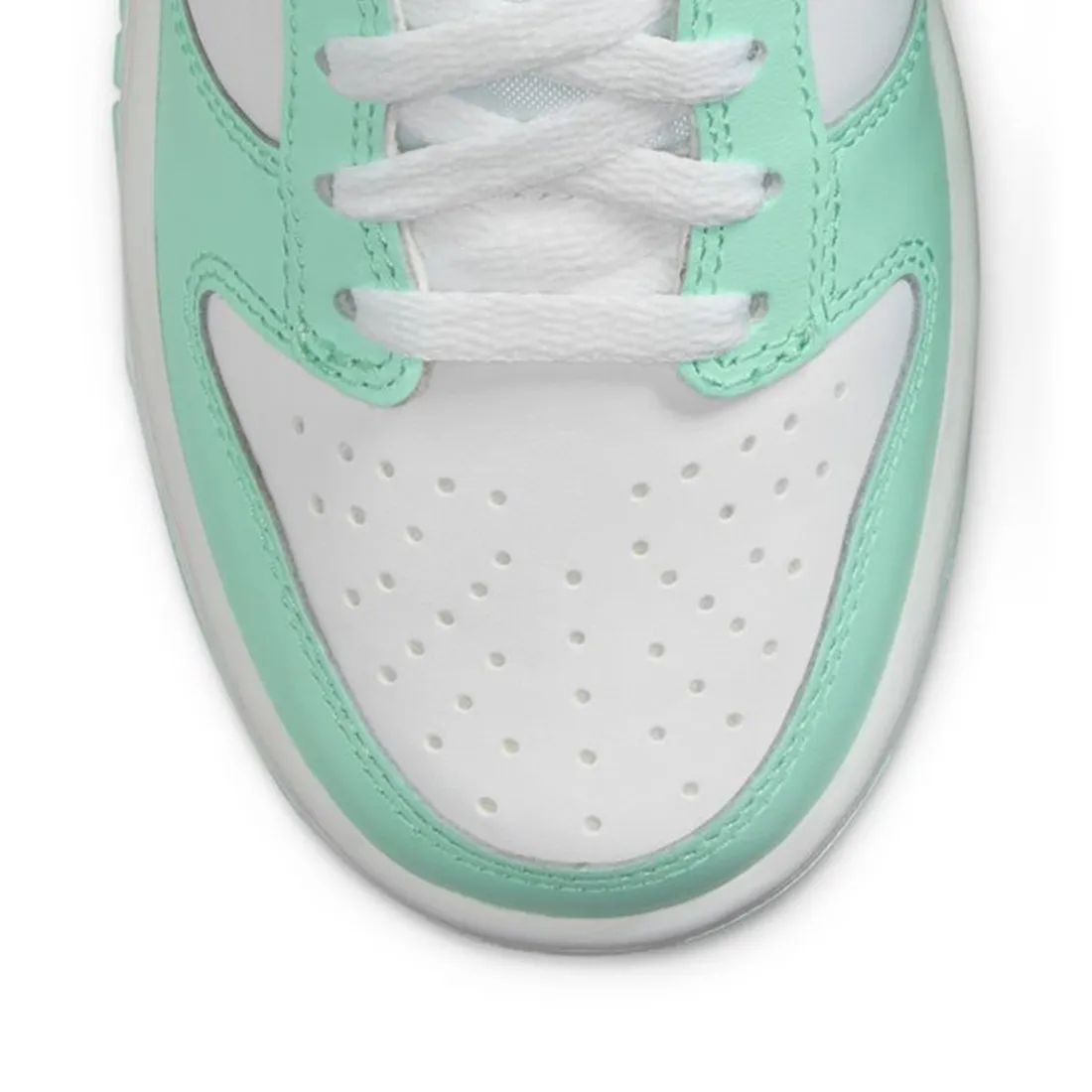 Nike Big Kids Dunk Low Gs (white / mint foam)