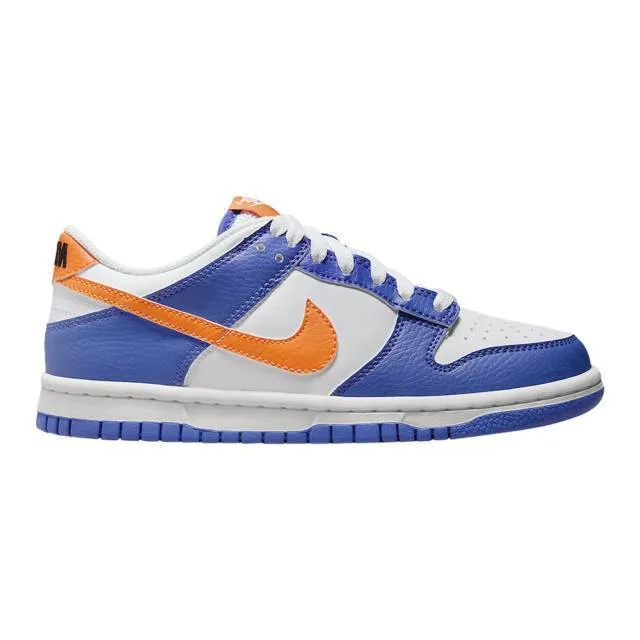 Nike dunk low gs (knicks/ blue joy/ bright mandarin/ white/ sail/ black) big kids 3.5y-7y fn7783-400