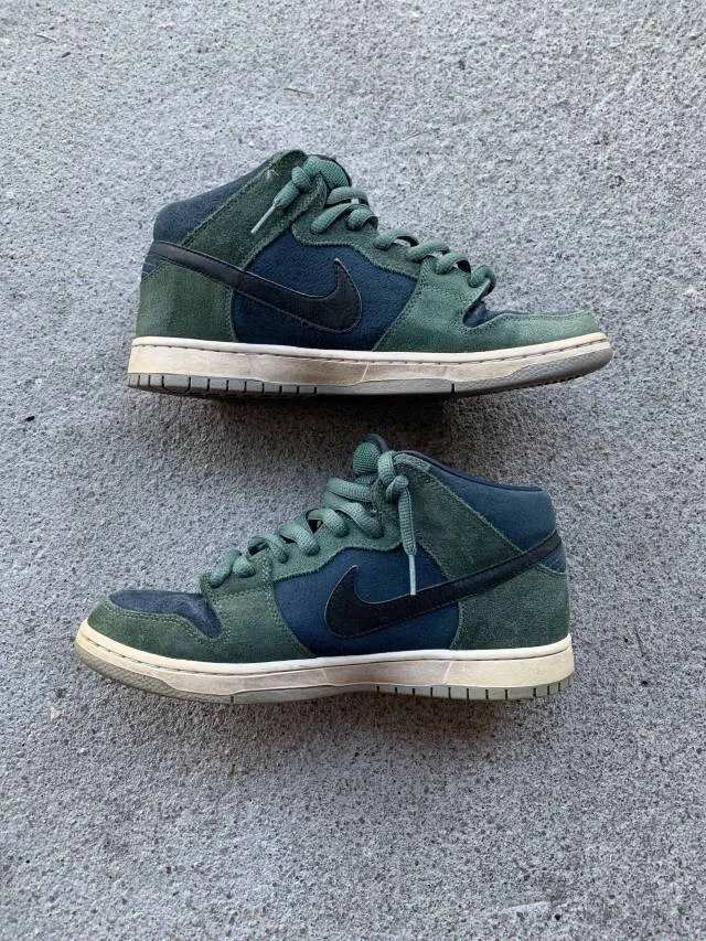 Nike SB Dunk Mid Nori