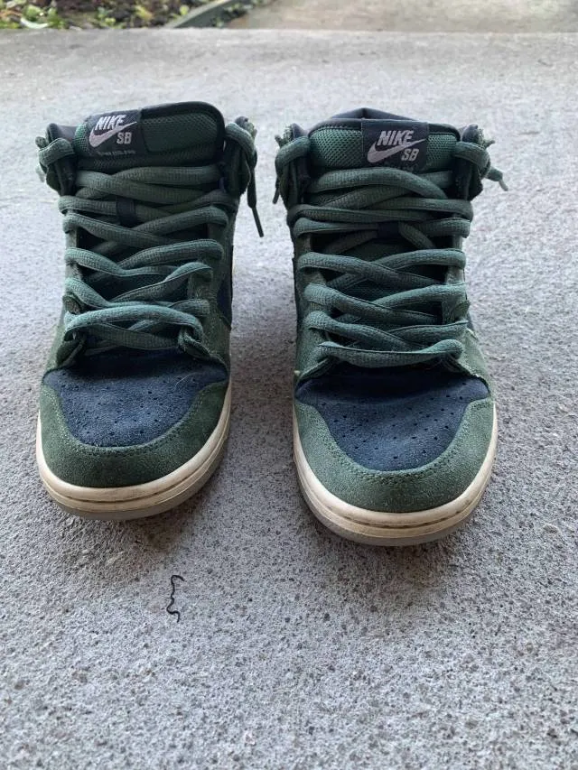 Nike SB Dunk Mid Nori